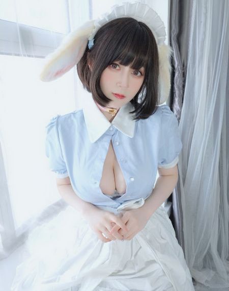 默绘女高