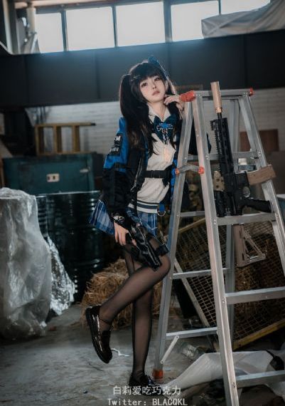 看着领导挺进娇妻的体内电影